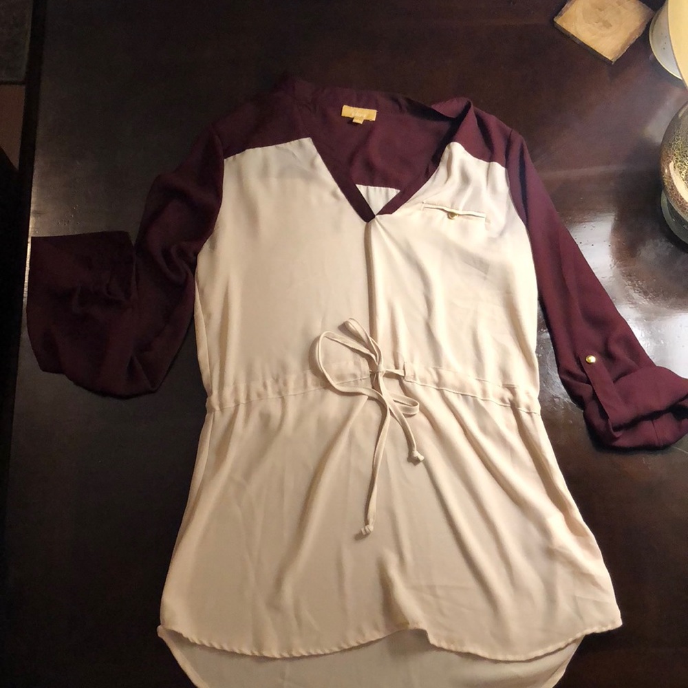 *NWT* V-neck tie waist tunic top